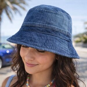 Reversible bucket hat